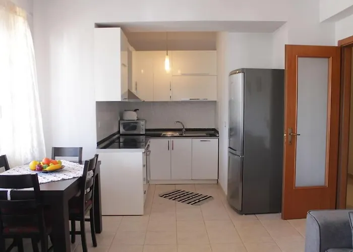 Cosy Rooftop At Pazari I Ri