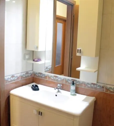 Cosy Rooftop At Pazari I Ri