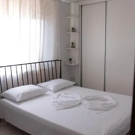 Cosy Rooftop At Pazari I Ri Apartment Tirana