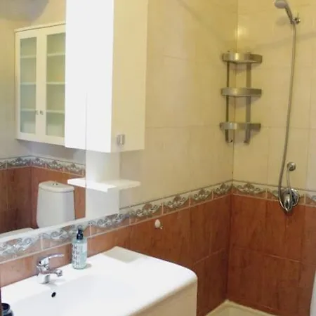 Cosy Rooftop At Pazari I Ri Apartment