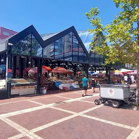 Cosy Rooftop At Pazari I Ri アパート