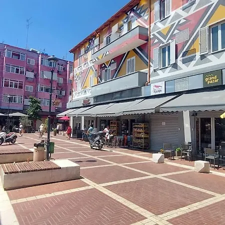 アパート Cosy Rooftop At Pazari I Ri