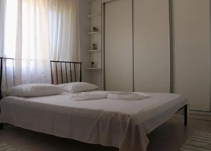 Cosy Rooftop At Pazari I Ri * ティラナ