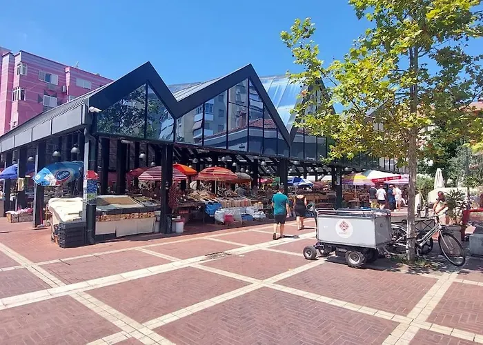 Cosy Rooftop At Pazari I Ri Apartamento